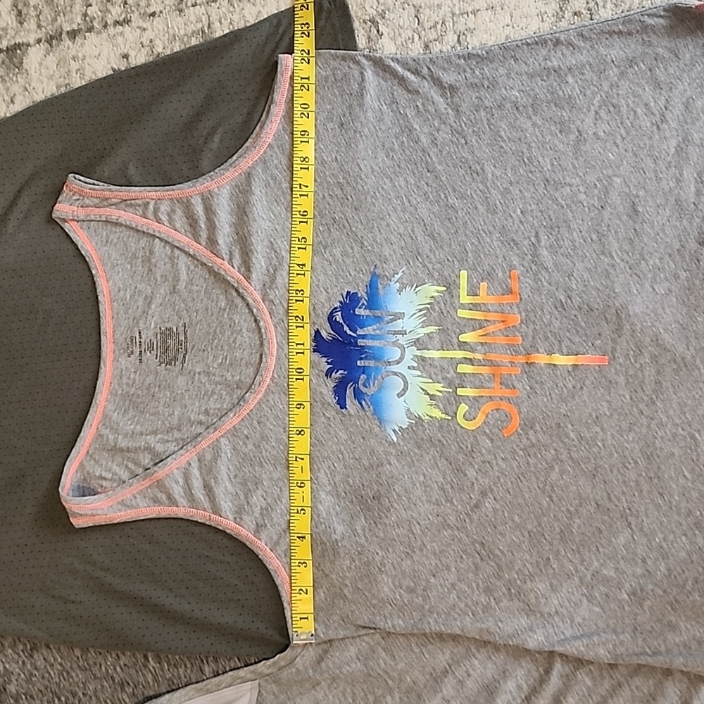 Tank top bundle - Picture 2 of 9